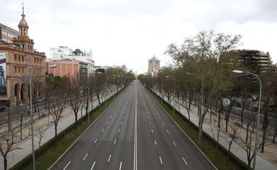 Ruas de Madri desertas