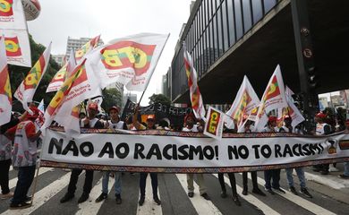 São Paulo (SP) 20/11//2023 - Marcha da Consciência Negra na avenida Paulista defendem projetos de vida para população negra no Brasil. 
Foto: Paulo Pinto/Agência Brasil