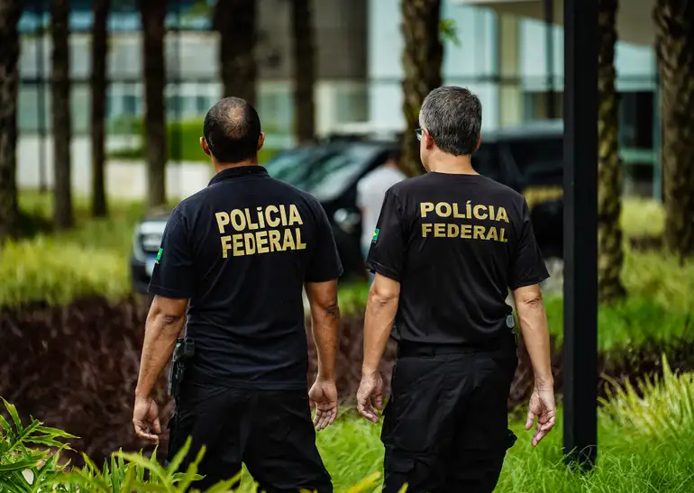 Rafa Neddermeyer/Agência Brasil Brasília (DF), 22/02/2024, Movimentação de Policiais Federais, em frente ao Prédio da Polícia Federal em Brasília. Foto: Rafa Neddermeyer/Agência Brasil