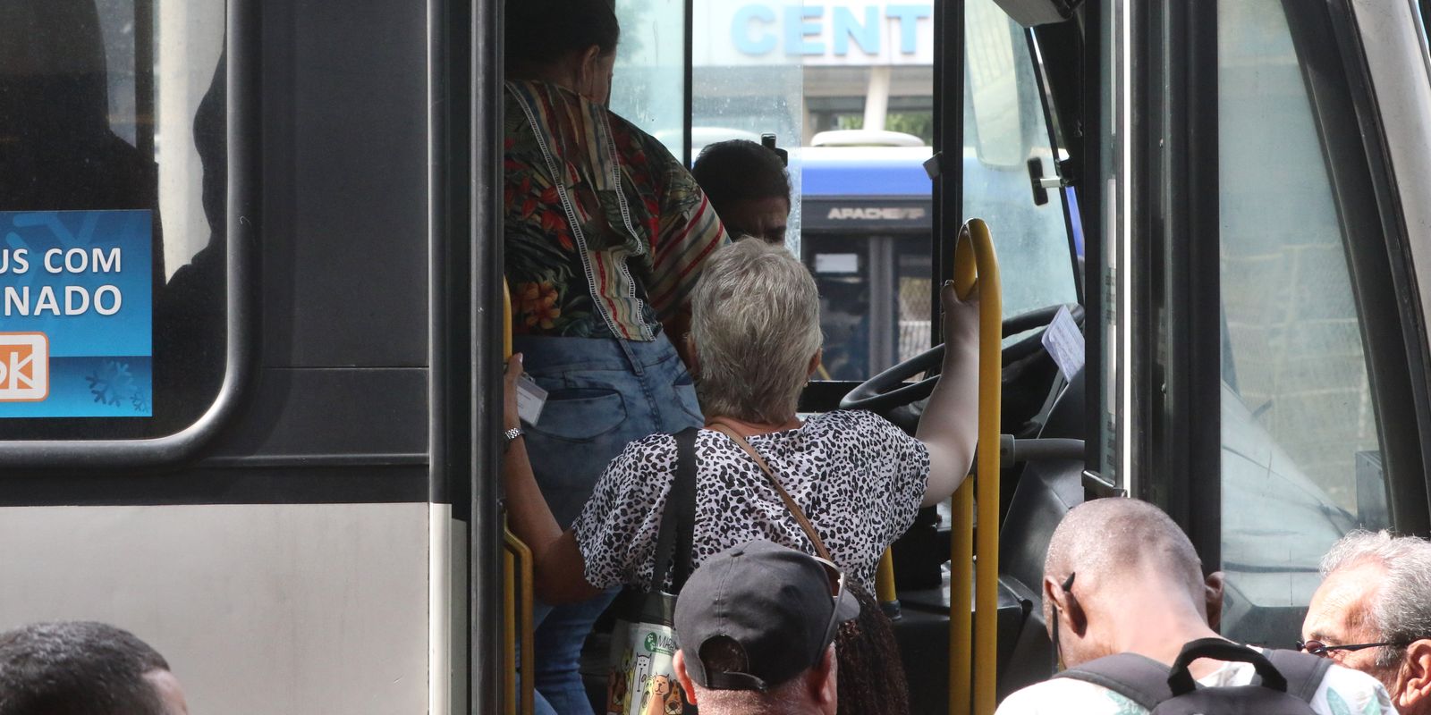 Rodoviários e empresas de ônibus do Rio buscam acordo em audiência