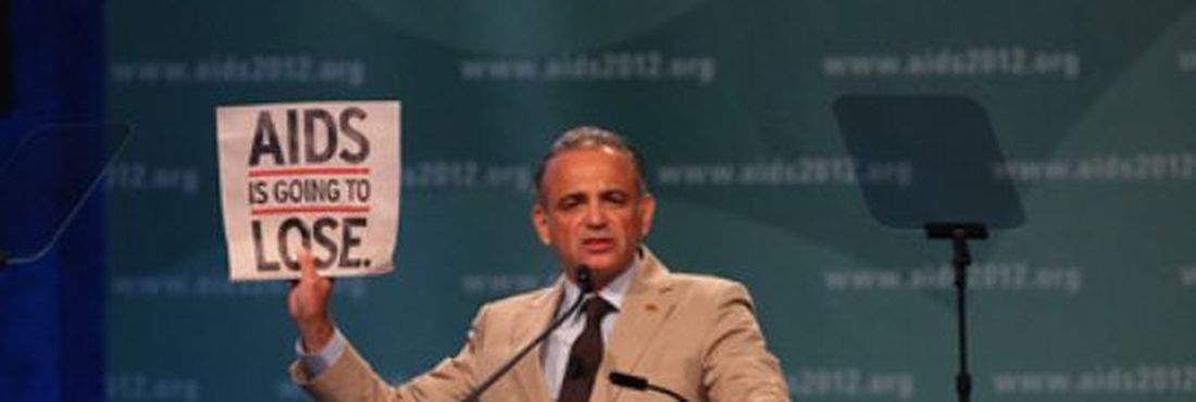 Diretor para os assuntos políticos da ONUSIDA, o brasileiro Luiz Loures.
 Luiz Loures, director de asuntos políticos y públicos de ONUSIDA