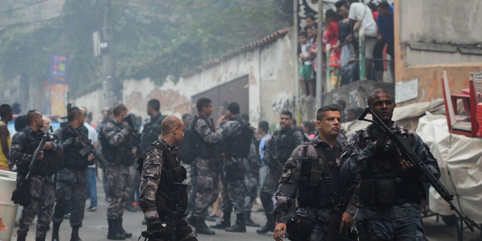 Segundo Dia De Operação Do Rio Deixa 4 Mil Alunos Sem Aulas | Agência ...