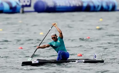 2024.08.09 - Jogos Olímpicos Paris 2024 - Canoagem velocidade masculino - Isaquias Queiroz compete na semifinal do C1 1000m. - Foto: Alexandre Loureiro/COB