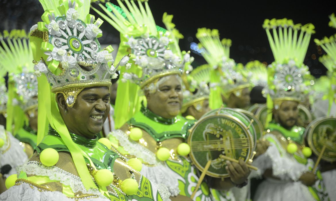 Imperatriz Leopoldinense abre o desfile do grupo especial do carnaval do Rio de Janeiro 2022