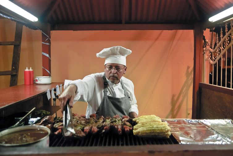 Documentário aborda como um vegetariano ajuda a churrascaria do pai