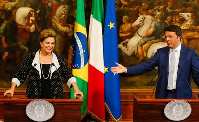 Dilma e presidente da Itália em declaração à imprensa  (Roberto Stuckert Filho/PR)