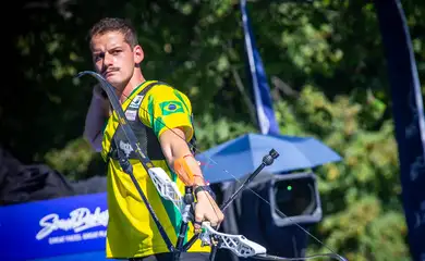 Atleta fluminense de 26 anos lidera ranking mundial e venceu a Copa do Mundo da modalidade no ano passado. Neste domingo (4), ele foi vice do Circuito Indoor, nos EUA. Foto: Dean Alberga/ DutchTarget/World Archery/Divulgação