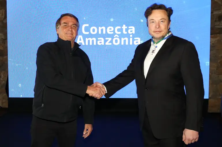 20.05.2022_O presidente da República, Jair Bolsonaro, se encontra com o empresário Elon Musk, dono da Tesla e da Starlink, no interior de São Paulo