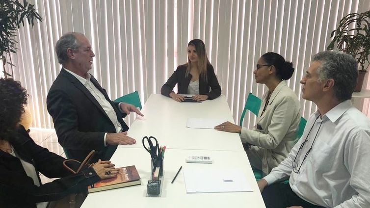 Marina Silva recebe a visita de Ciro Gomes em Brasília.