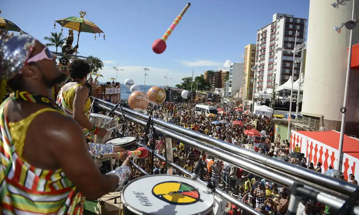 Arquivo Agência Brasil Salvador - Olodum anima o carnaval na capital baiana