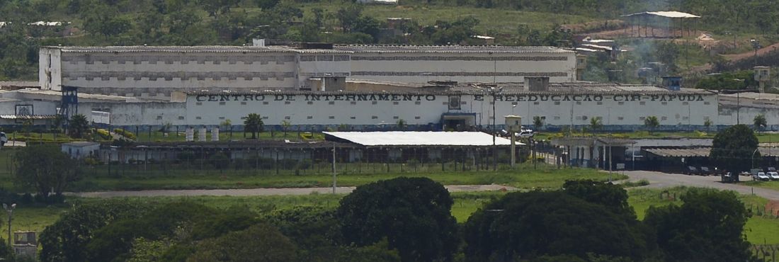 Condenados da Ação Penal 470, trazidos pelo avião da Polícia Federal (PF), foram levados para o complexo penitenciário da Papuda, no Distrito Federal