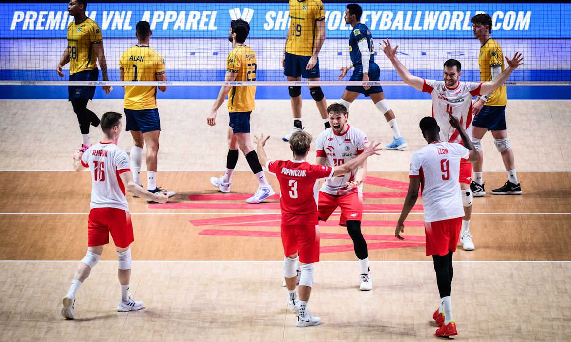 VolleyballWorld/Divulgação Brasília (DF), 02/08/2025 - Brasil é superado pela Polônia e disputa bronze com Eslovênia. Foto: Volleyballworld/Divulgação