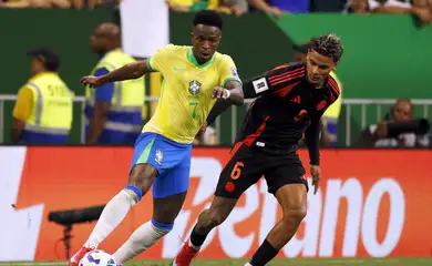 Brasília (DF), 20/03/2025 - Jogador Vini Jr durante lance de jogo de futebol entre Brasil e Colômbia válido pelas Eliminatórias da Copa do Mundo. Foto: Bruno Peres/Agência Brasil