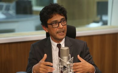 O presidente do Instituto Nacional de Estudos e Pesquisas Educacionais  Anísio Teixeira (Inep), Carlos Moreno, é o entrevistado no programa A Voz do Brasil,