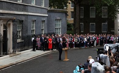 Keir Starmer discursa do lado de fora de seu novo escritório em Downing Street nº10
 5/7/2024  REUTERS/Kevin Coombs