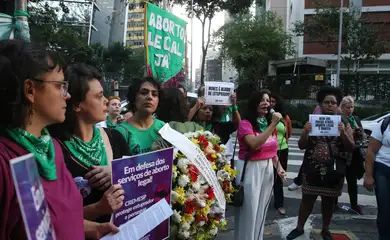 São Paulo (SP), 16/05/2024 - Ato em defesa dos serviços de aborto legal em frente ao Conselho Regional de Medicina do Estado de São Paulo - Cremesp. Foto: Rovena Rosa/Agência Brasil