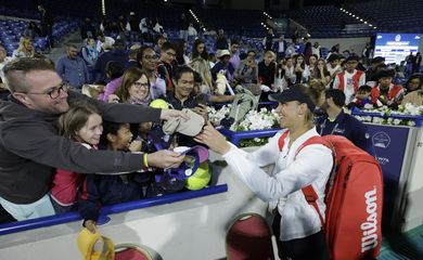 Mubadala Abu Dhabi Open Tennis tournament, 2023, Sunday 10th February - Beatriz Haddad avança à semi em 10/02/2023 - Bia