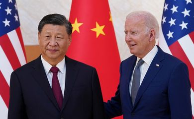 Biden e Xi durante cúpula do G20 na Indonésia
14/11/2022
REUTERS/Kevin Lamarque