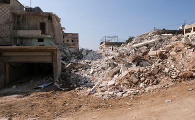 Danos causados por terremoto na cidade síria de Idlib, controlada por rebeldes