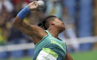 Com um arremesso de 18,27 metros, Geisa Arcanjo se classificou para a final em sétimo lugar