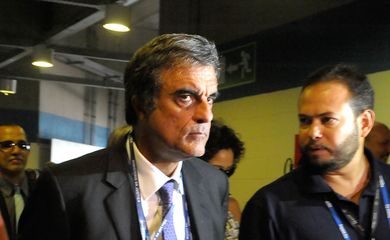 Rio de Janeiro - O ministro da Justiça, José Eduardo Cardozo, visita o Centro Integrado de Comando e Controle Setorial, coordenado pela Secretaria Extraordinária de Segurança para Grandes Eventos (Tânia Rêgo/Agência Brasil)