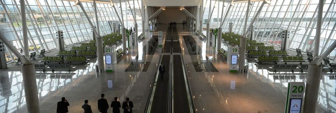 Inauguração do Píer Sul do aeroporto internacional de Brasília, com dez novas pontes de embarque (16/04/2014)