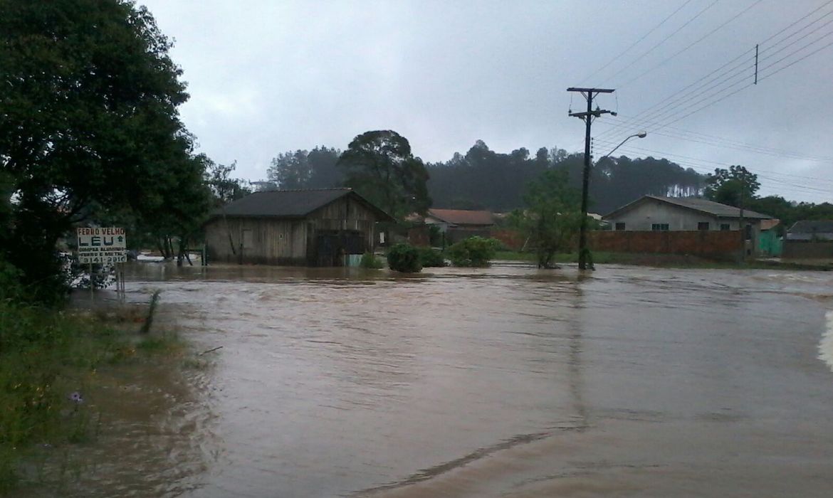 No município de Três Barras, dois bairros ficaram alagados por causa da chuva que atinge Santa Catarina (Divulgação/Defesa Civil)