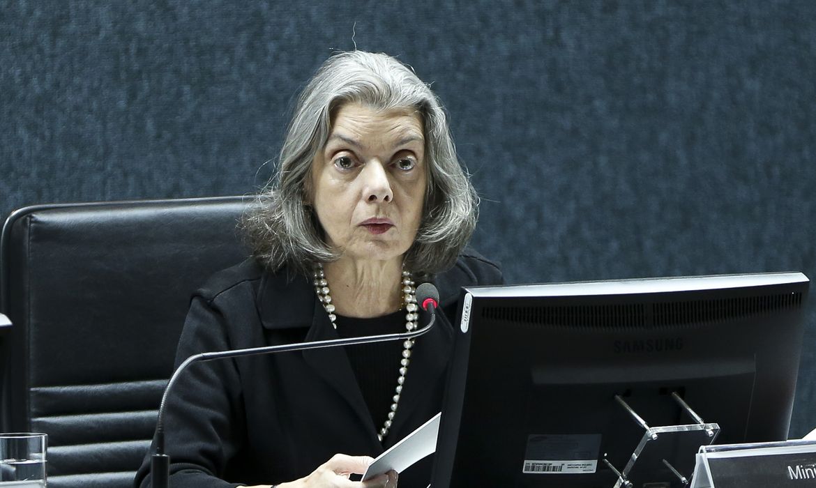 Brasília - A ministra Cármen Lúcia preside sessão do Conselho Nacional de Justiça (CNJ).
