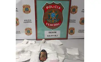 Mulher presa com cocaína no Galeão. Foto: PF RJ/Divulgação