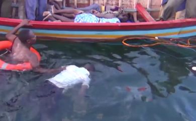 corpos recuperados após o naufrágio de uma balsa no lago Vitória, no noroeste da Tanzânia, subiu para 94
  Reuters TV/via REUTERS