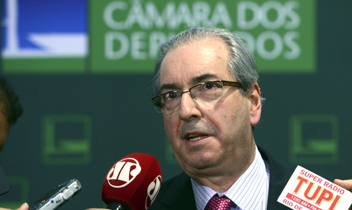 Brasília - Entrevista coletiva do presidente da Câmara, Eduardo Cunha, antes da sessão plenária  (Valter Campanato/Agência Brasil)