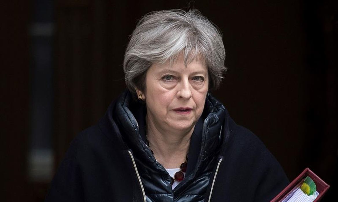 Primeira-ministra britânica Theresa May se dirige à Câmara dos Comuns para se pronunciar sobre morte de ex-espião russo