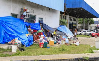 Prefeitura de Manaus articula novas ações para atender indígenas venezuelanos que chegam à cidade
