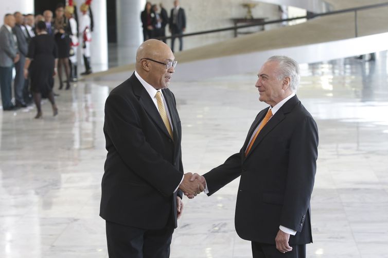 O presidente Michel Temer recebe o presidente do Suriname, Desiré Delano Bouterse, em cerimônia oficial de chegada, no Palácio do Planalto.