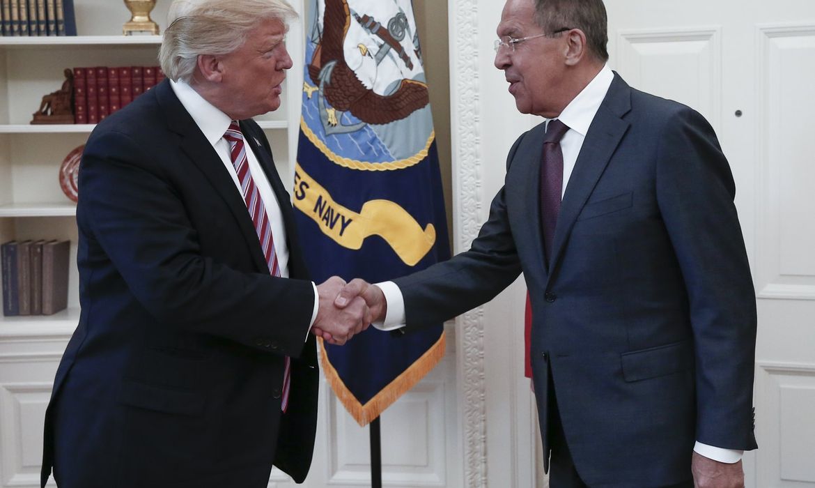 O encontro de Trump com o ministro russo das Relações Exteriores Sergei Lavrov foi o contato de mais alto nível realizado entre os governos de Washington e Moscou até agora 