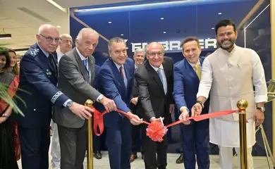 Nova Dehli, 17/10/2025 - O vice-presidente Geraldo Alckmin durante inauguração do novo escritório corporativo da Embraer em Nova Délhi. A estrutura é vista como um dos símbolos do fortalecimento da presença brasileira no mercado indiano e do aprofundamento da Parceria Estratégica entre os dois países. Foto: Virendra Singh/Secom/PR