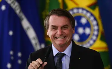 O presidente Jair Bolsonaro durante cerimônia para o  anúncio de investimentos para o Programa Águas Brasileiras.