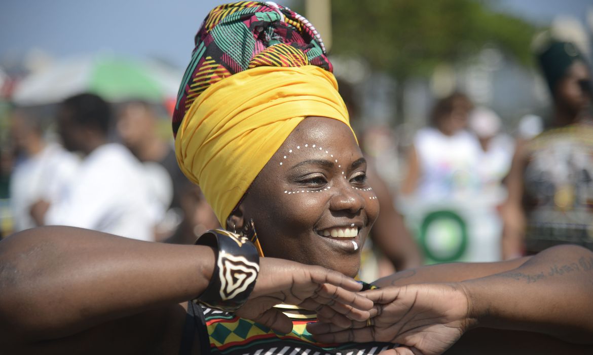 O Fórum Estadual de Mulheres Negras do Rio de Janeiro realizou pelo quinto ano consecutivo, a Marcha das Mulheres Negras, na orla de Copacabana, zona sul da capital.