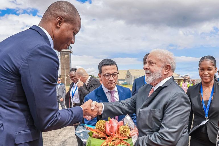 Lula desembarca em São Tomé e Príncipe | Agência Brasil