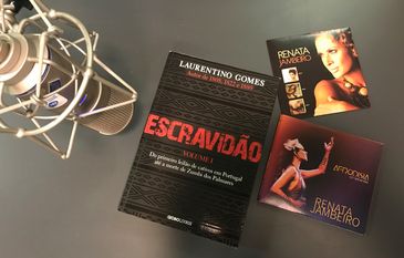 Livro &quot;Escravidão&quot; e CDs da cantora Renata Jambeiro