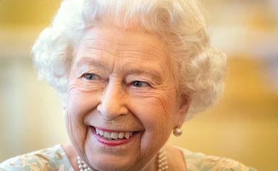 Queen Elizabeth II tests positive for Covid-19