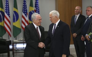 O presidente Michel Temer recebe o vice-presidente dos Estados Unidos, Mike Pence  no Palácio do Planalto