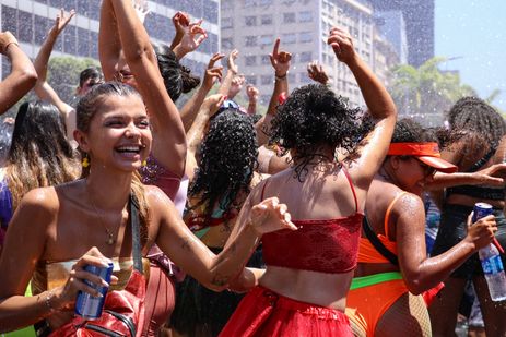 Rio de Janeiro (RJ), 22/02/2025 – Bloco da favorita anima o pré-carnaval no centro do Rio de Janeiro. Foto: Tomaz Silva/Agência Brasil