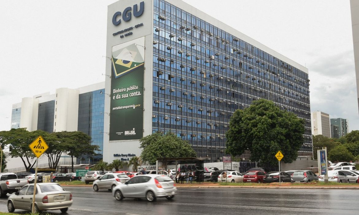 CGU retira sigilo de processo que envolve Eduardo Pazuello