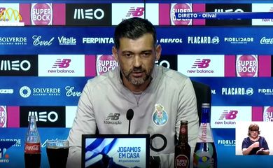 O técnico do Porto, Sergio Conceição, durante coletiva de imprensa no Estádio do Dragão