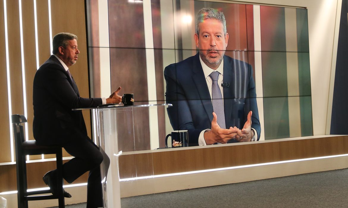 O Presidente da Câmara dos Deputados, Arthur Lira, participa do programa Sem Censura, na TV Brasil