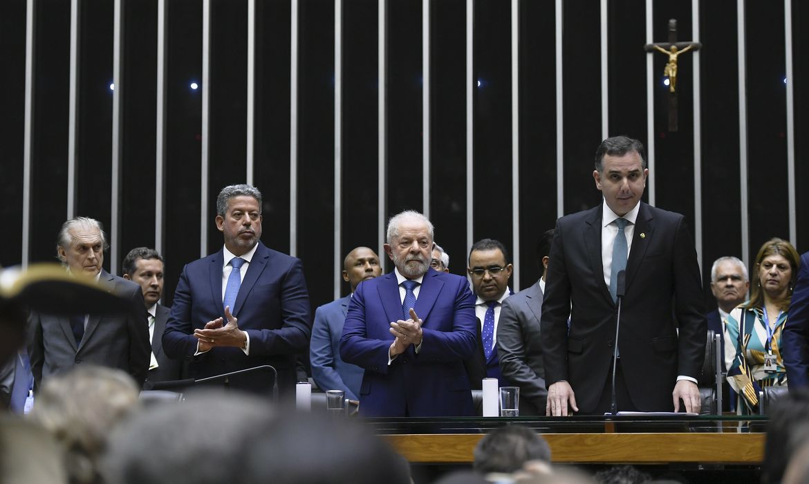 Plenário da Câmara dos Deputados durante sessão solene do Congresso Nacional destinada a dar posse ao presidente Lula.