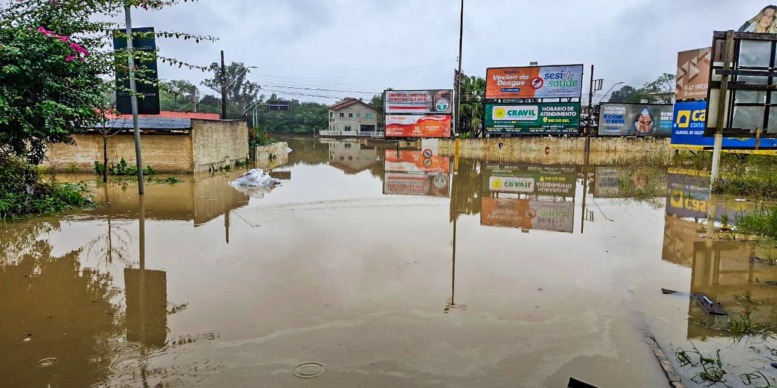 Chuvas causam transtornos em Santa Catarina