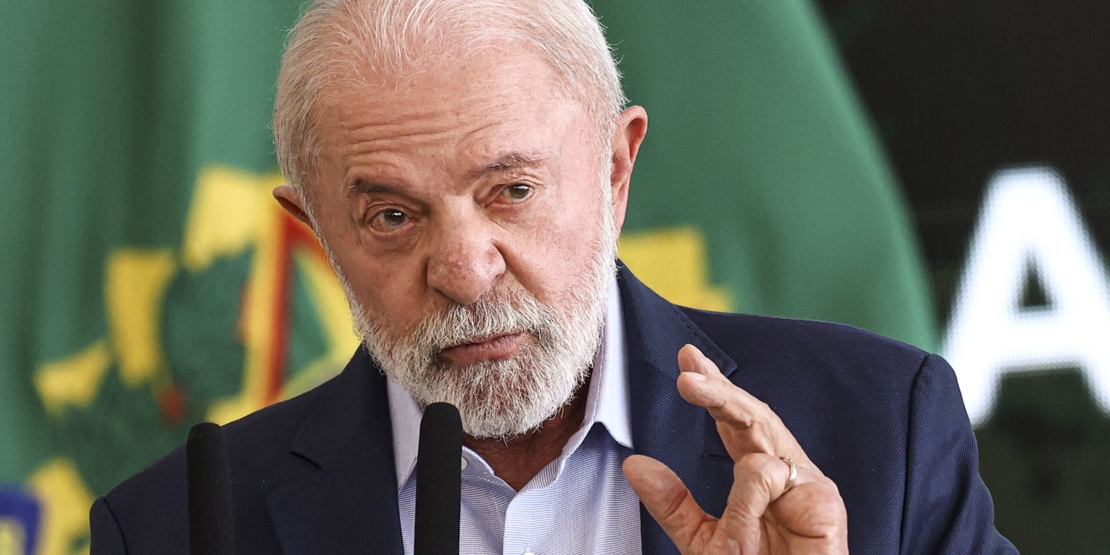 Lula pede aos bancos nova forma de financiar o desenvolvimento Lula pede aos bancos nova forma de financiar o desenvolvimento