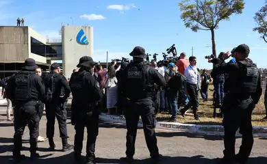 Brasília (DF), 18/07 /2025  - Bolsonaro fala a imprensa após colocar  tornozeleira na Secretaria de Administração Penitenciária do Distrito Federal. Foto Antônio Cruz / Agência Brasil